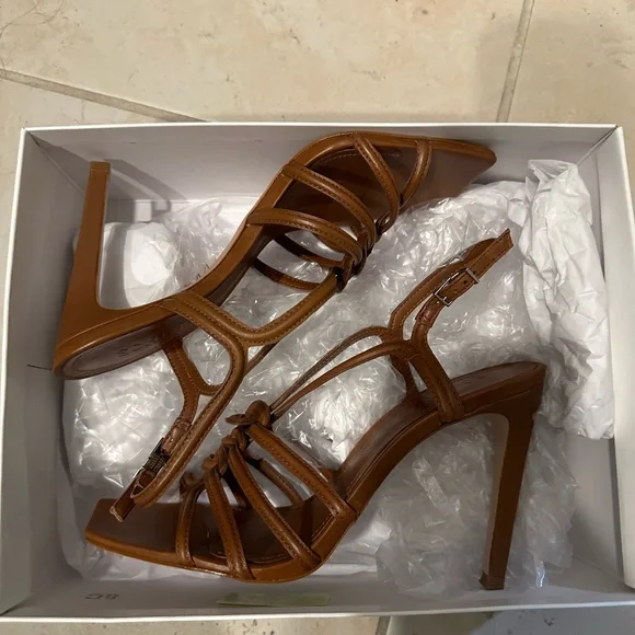 Schutz Octavia Strappy Slingback Sandal (Women)
8.5 - Picture 7 of 13